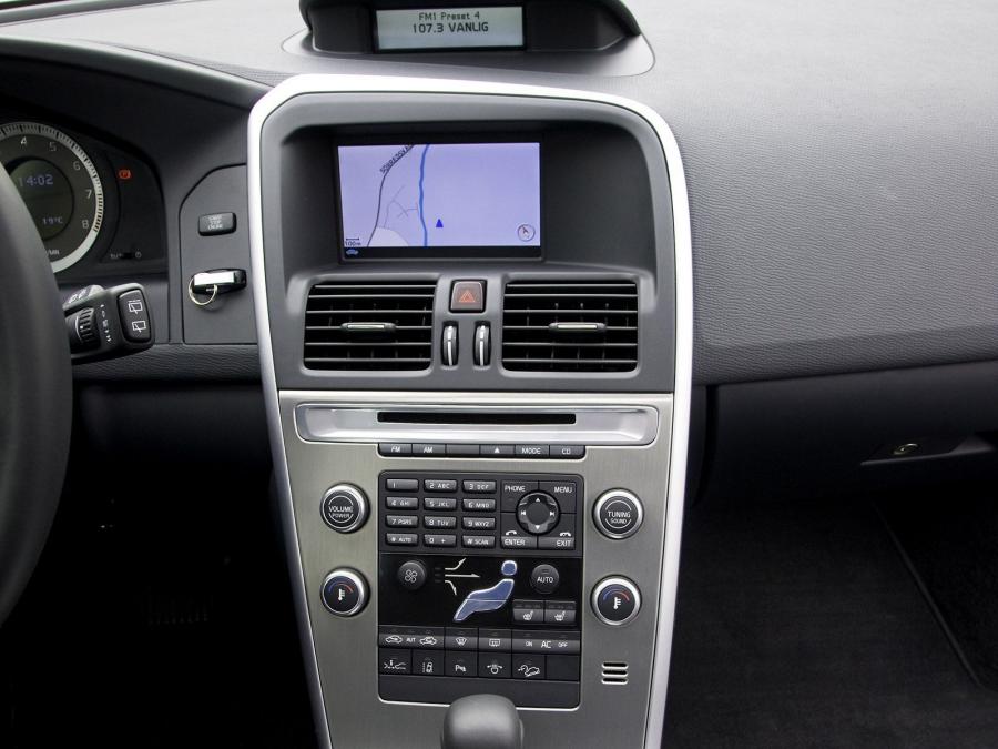  Volvo XC60 2008 года  (фото 2 из 210)